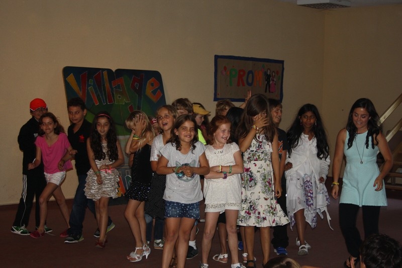 Village Camps International Summer Camp Leysin, Switzerland 2025-08-09 https://www.villagecamps.com/journals_admin/images/687-21-prommm (106).jpg